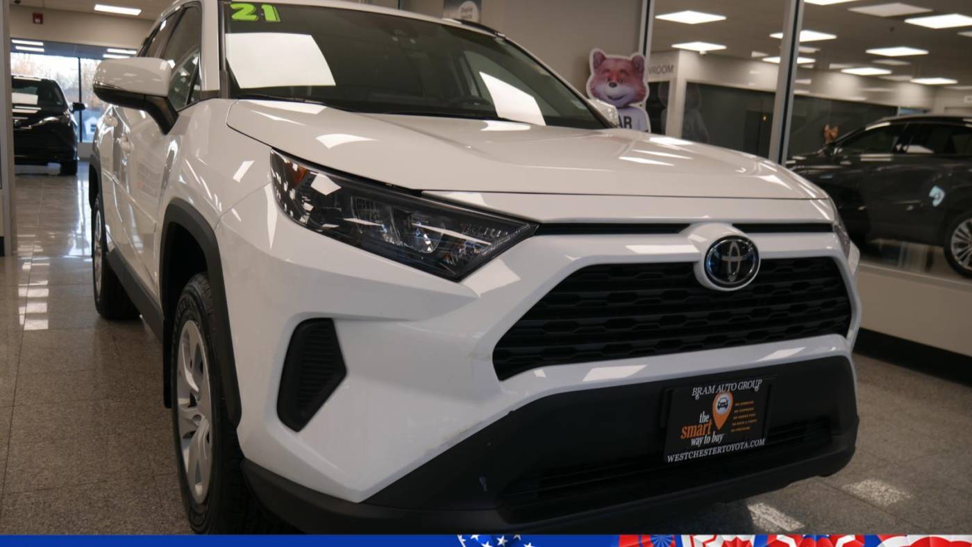 2021 Toyota RAV4 LE — SUV — 33,896 mi — Yonkers, NY