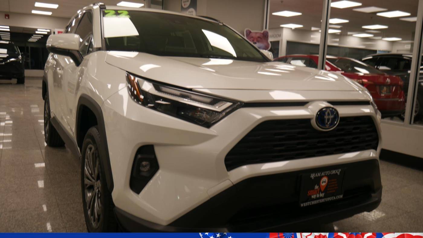 2022 Toyota RAV4 Hybrid XLE Premium — SUV — 33,720 mi — Yonkers, NY