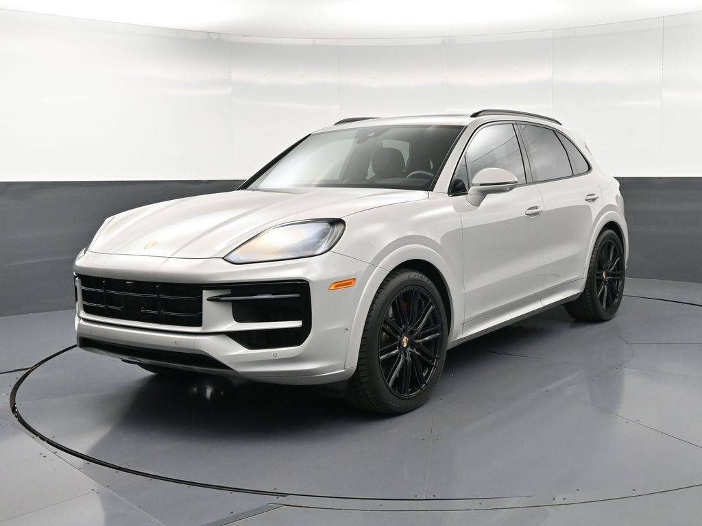 2025 Porsche Cayenne GTS
