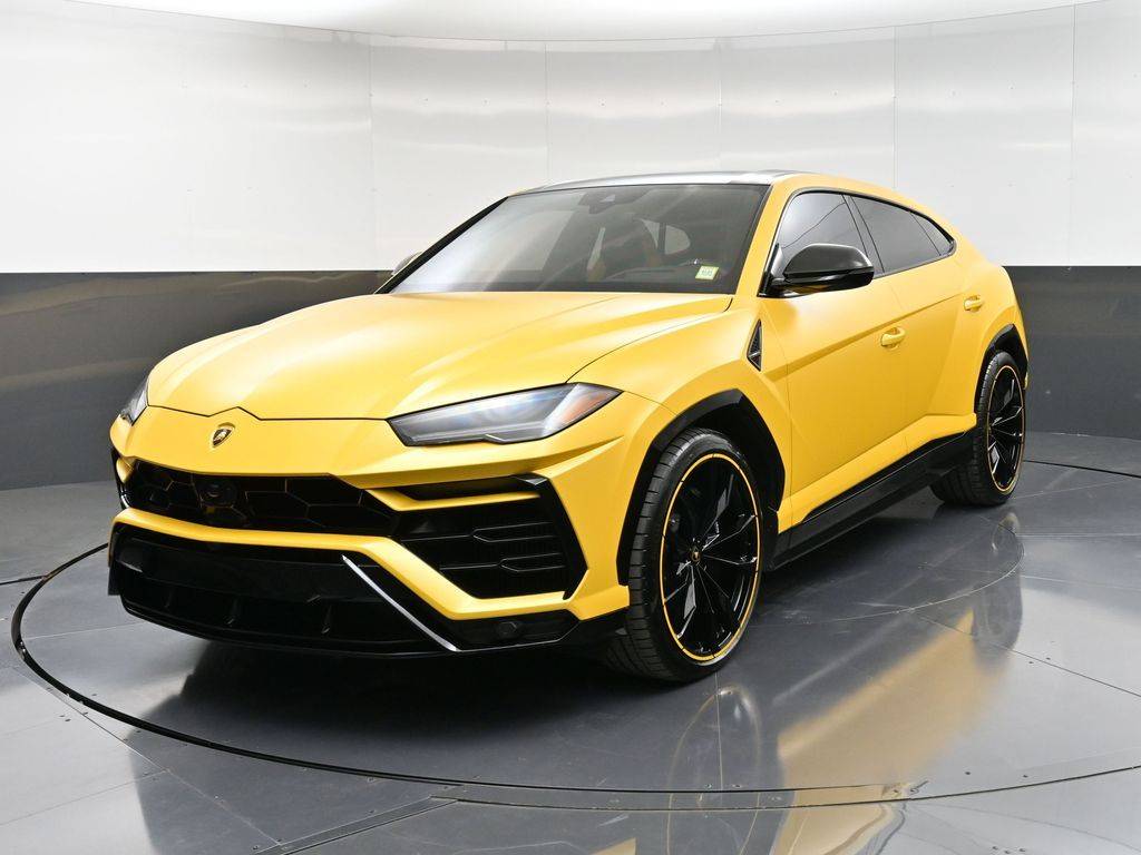 2022 Lamborghini Urus Pearl Capsule