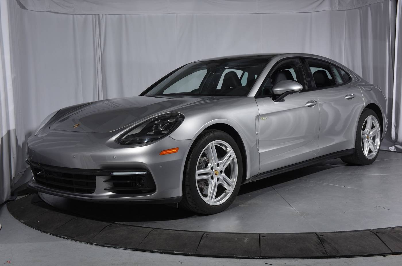 2018 Porsche Panamera 4 E-Hybrid — Hatchback — 29,364 mi — New York, NY