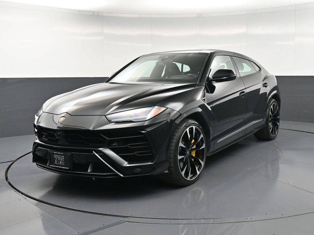 2022 Lamborghini Urus Standard