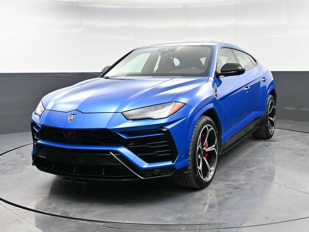 2022 Lamborghini Urus Standard