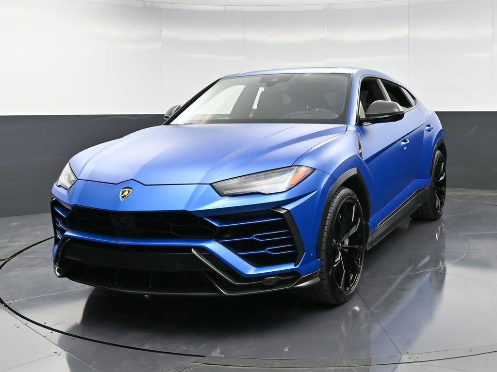 2021 Lamborghini Urus Standard