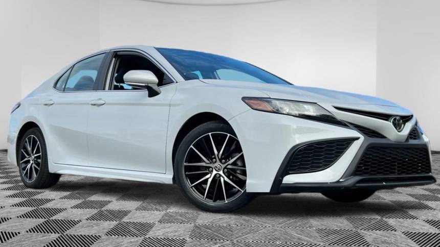 2022 Toyota Camry SE — Sedan — 13,861 mi — Shelby, NC