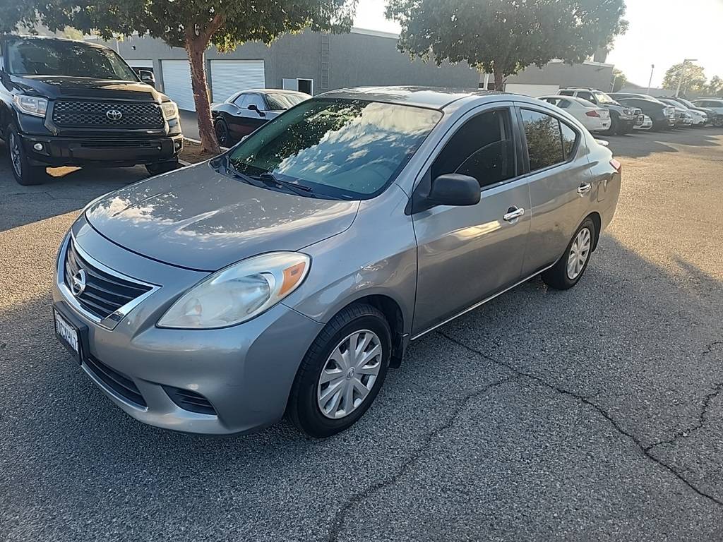 2014 Nissan Versa 1.6 SV — Sedan — 92,812 mi — Thousand Oaks, CA