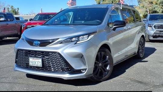 2022 Toyota Sienna XSE — Minivan — 57,772 mi — Thousand Oaks, CA