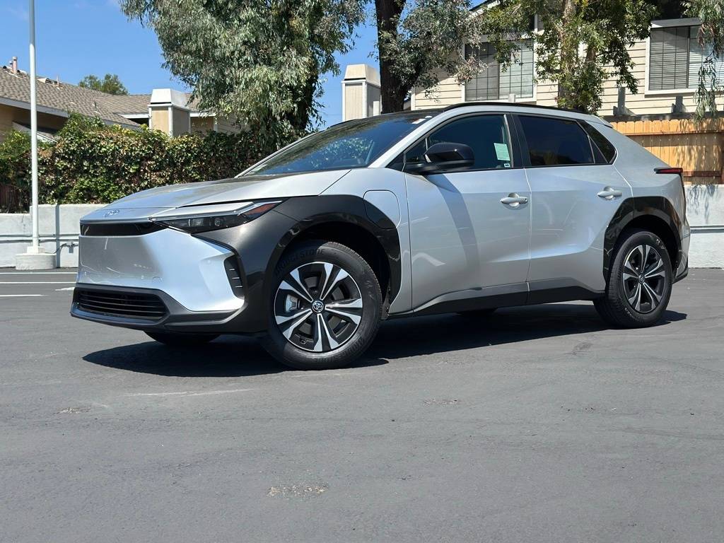 2025 Toyota bZ4X XLE — SUV — 743 mi — Thousand Oaks, CA