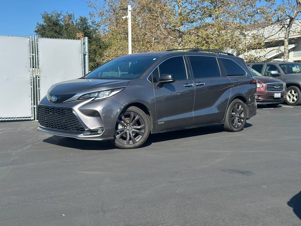 2021 Toyota Sienna XSE — Minivan — 57,993 mi — Thousand Oaks, CA
