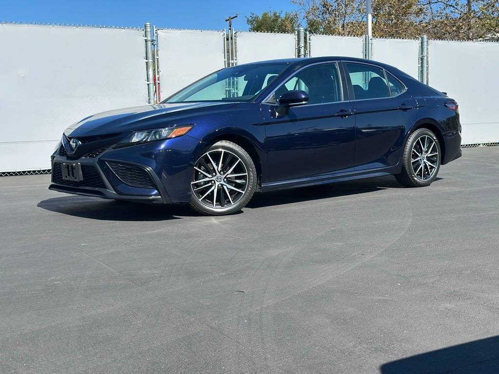 2022 Toyota Camry Hybrid SE — Sedan — 49,561 mi — Thousand Oaks, CA