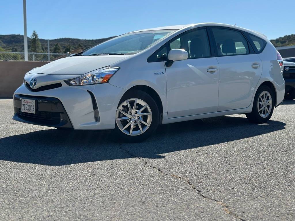 2016 Toyota Prius v Three — Wagon — 37,818 mi — Thousand Oaks, CA