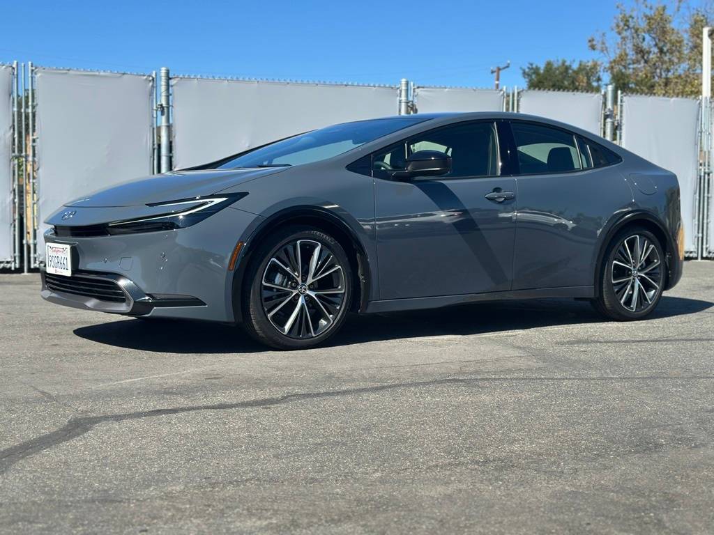 2025 Toyota Prius XLE — Hatchback — 2,887 mi — Thousand Oaks, CA