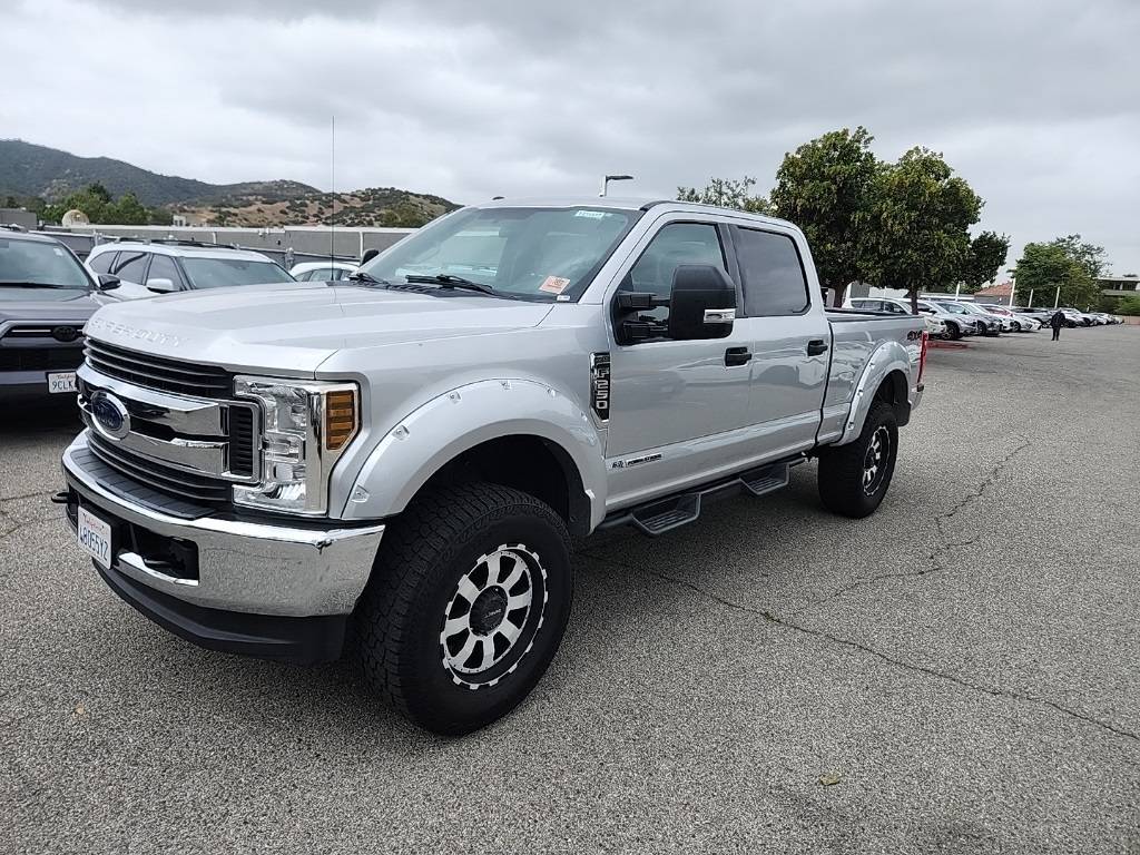 2019 Ford Super Duty F-250 XLT — Pickup Truck — 54,500 mi — Thousand Oaks, CA