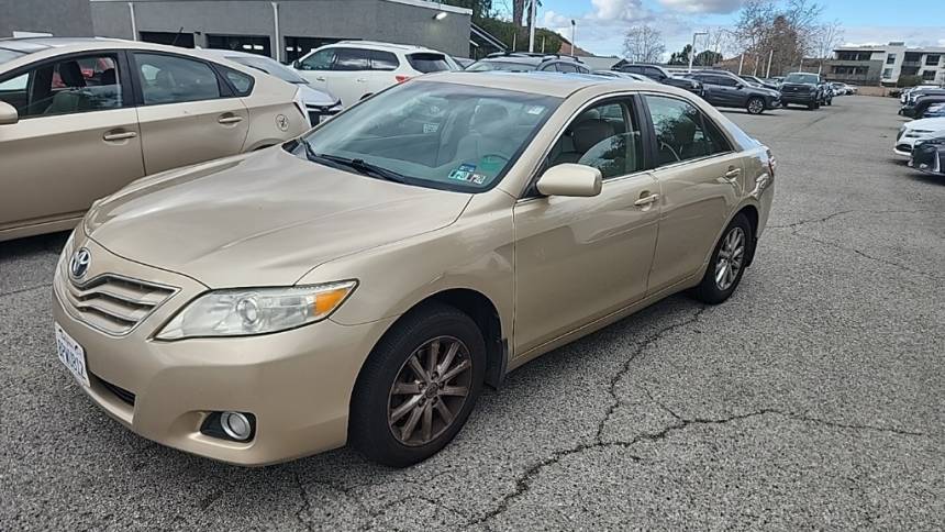 2011 Toyota Camry XLE V6 — Sedan — 139,401 mi — Thousand Oaks, CA
