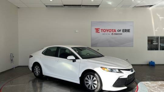 2023 Toyota Camry Hybrid LE — Sedan — 19,985 mi — Erie, PA