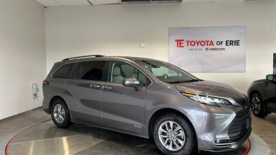 2021 Toyota Sienna XLE — Minivan — 81,814 mi — Erie, PA