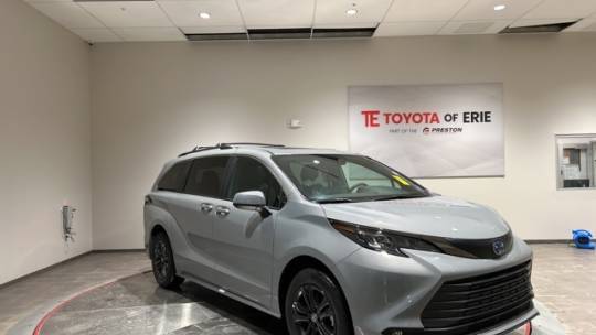 2024 Toyota Sienna Woodland Edition — Minivan — 543 mi — Erie, PA