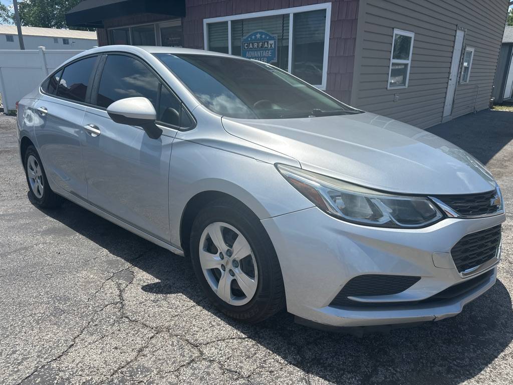2017 Chevrolet Cruze LS — Sedan — 88,580 mi — FairView Heights, IL
