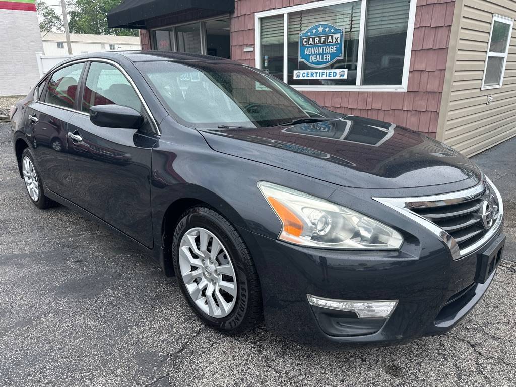 2015 Nissan Altima 2.5 S — Sedan — 136,652 mi — FairView Heights, IL