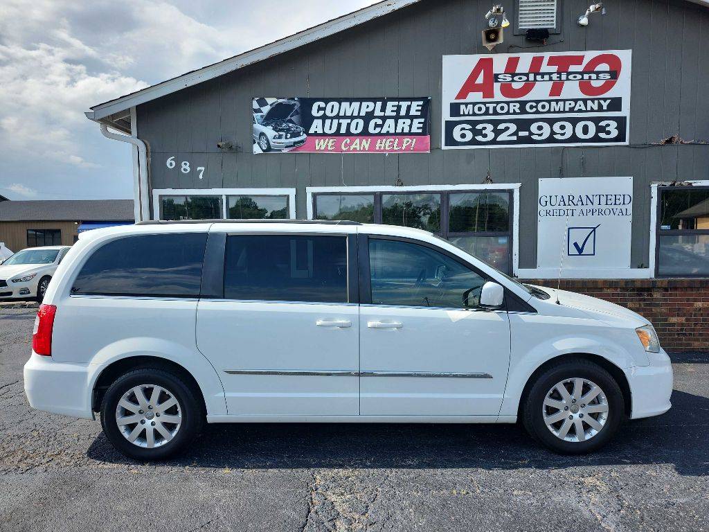 2014 Chrysler Town & Country Touring — Minivan — 135,495 mi — FairView Heights, IL