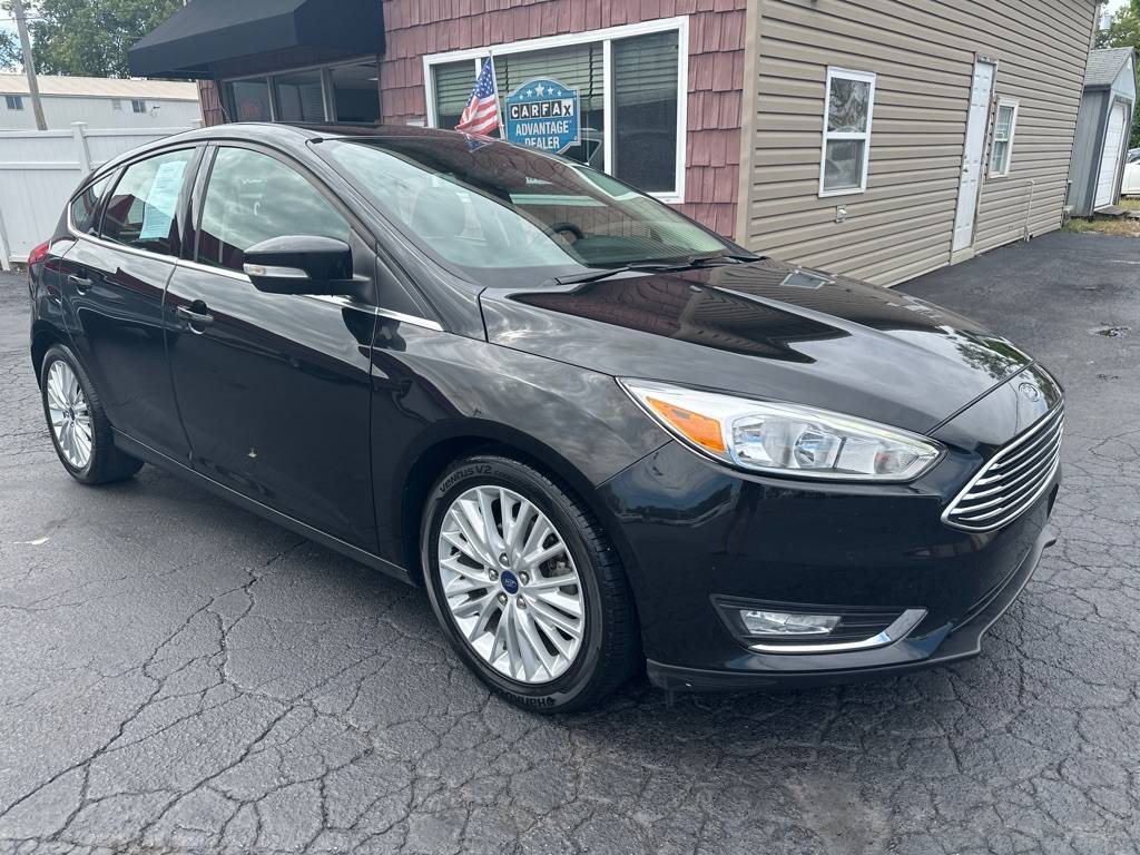 2015 Ford Focus Titanium — Hatchback — 49,791 mi — FairView Heights, IL