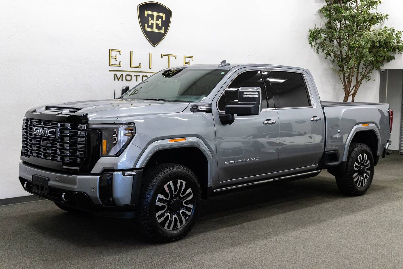 2025 GMC Sierra 2500HD Denali Ultimate — Pickup Truck — 5,027 mi — Concord, CA