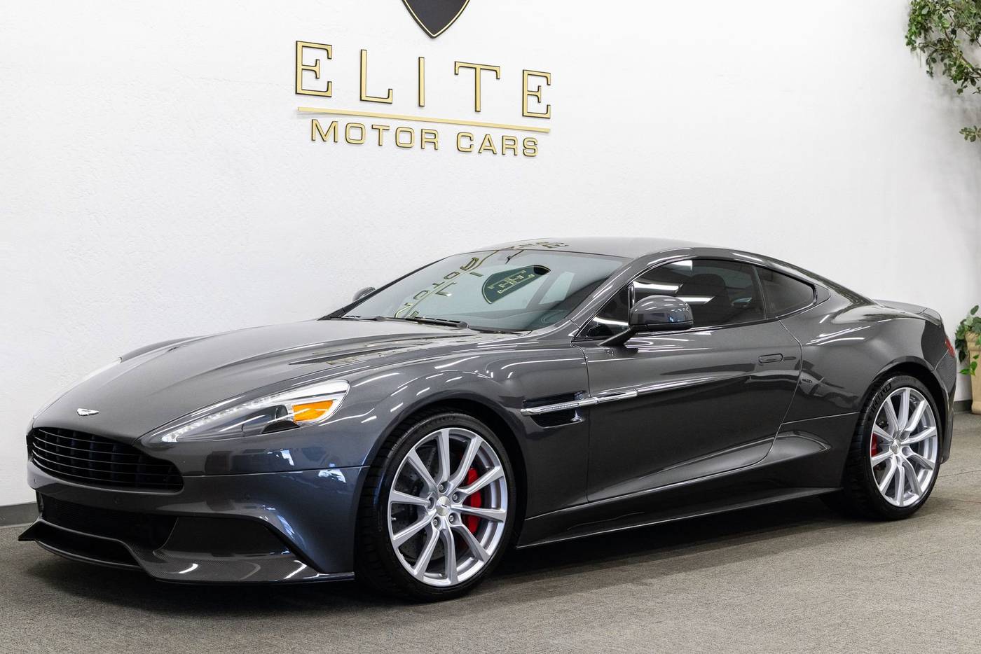 2015 Aston Martin Vanquish Standard