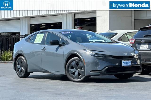 2024 Toyota Prius LE — Hatchback — 8,262 mi — Hayward, CA