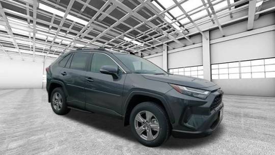 2025 Toyota RAV4 XLE — SUV — 26,215 mi — Chicago, IL