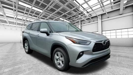 2024 Toyota Highlander LE — SUV — 20,361 mi — Chicago, IL