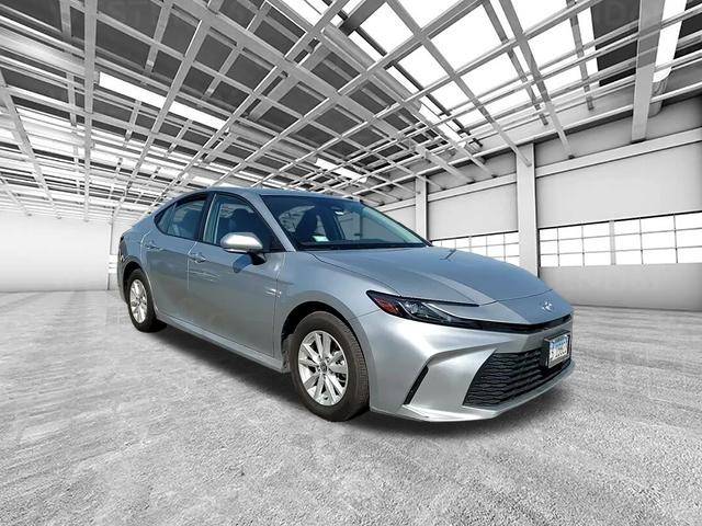 2025 Toyota Camry Hybrid LE — Sedan — 15,172 mi — Chicago, IL