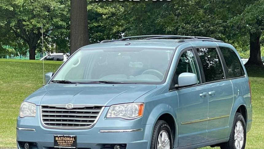 2009 Chrysler Town & Country Touring — Minivan — 134,117 mi — Cleveland, OH