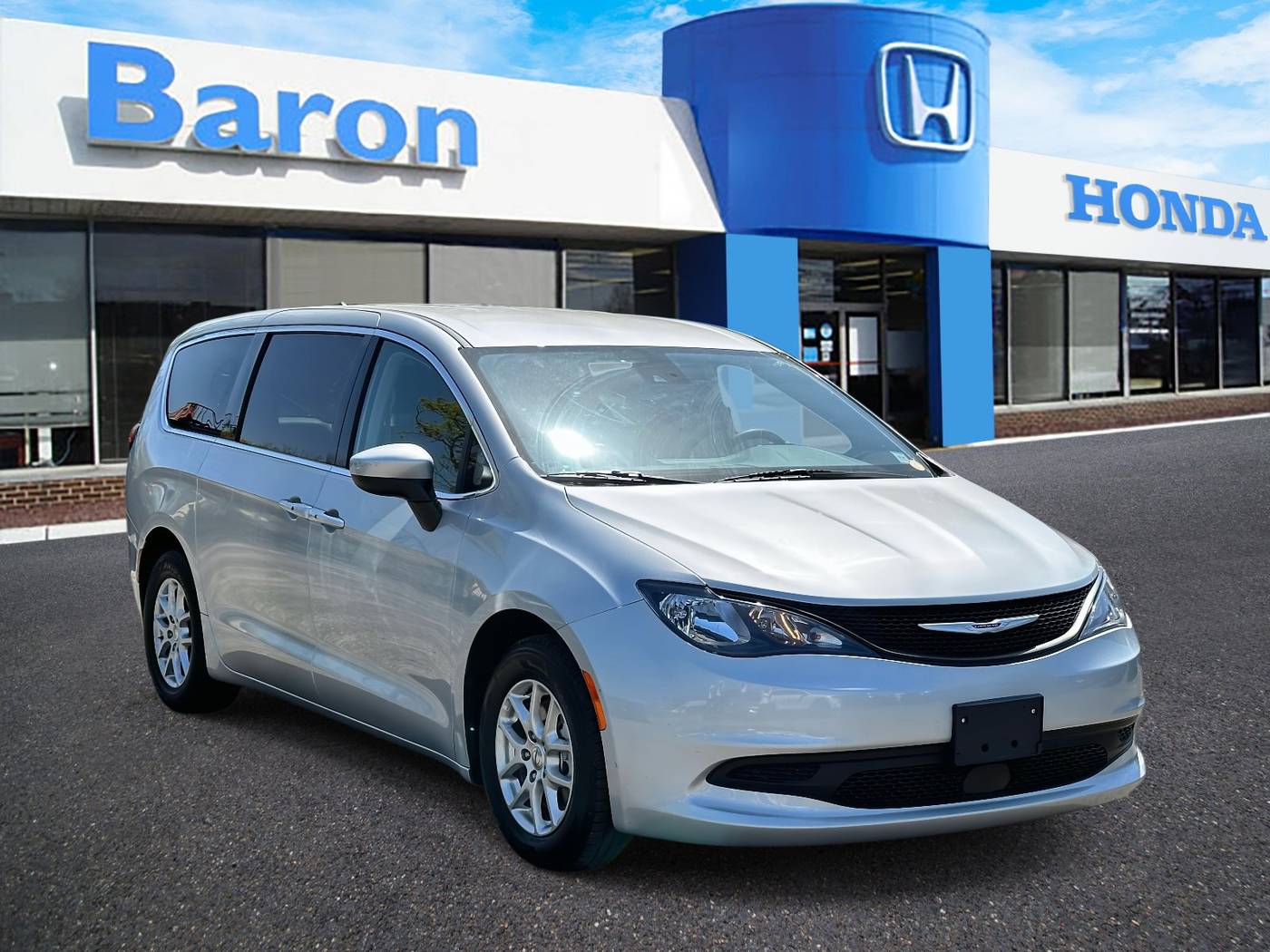 2023 Chrysler Voyager LX — Minivan — 53,842 mi — Patchogue, NY