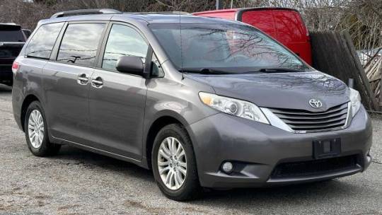2013 Toyota Sienna XLE — Minivan — 76,587 mi — Patchogue, NY