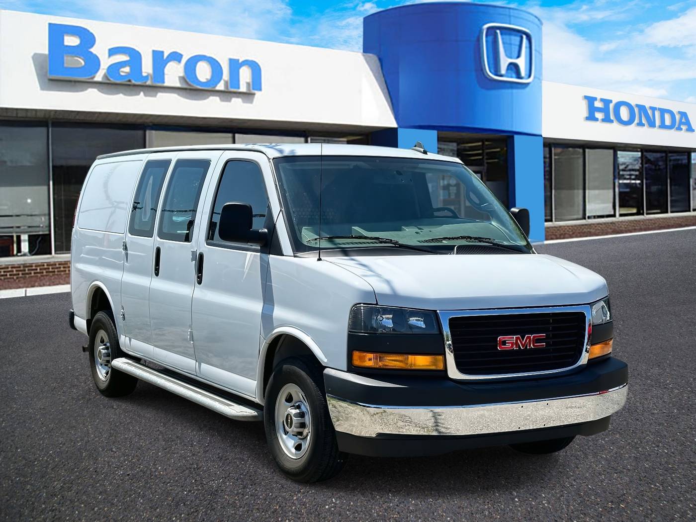 2023 GMC Savana Cargo Van Base — Cargo Van — 13,880 mi — Patchogue, NY