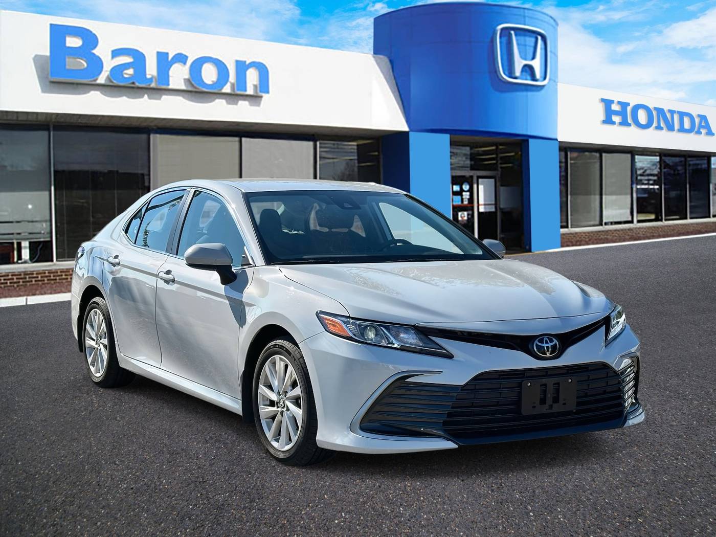 2023 Toyota Camry LE — Sedan — 20,842 mi — Patchogue, NY