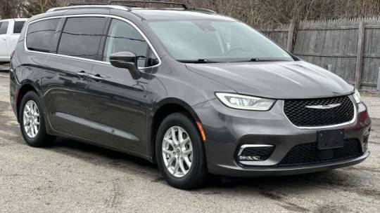 2021 Chrysler Pacifica Touring L — Minivan — 37,349 mi — Patchogue, NY