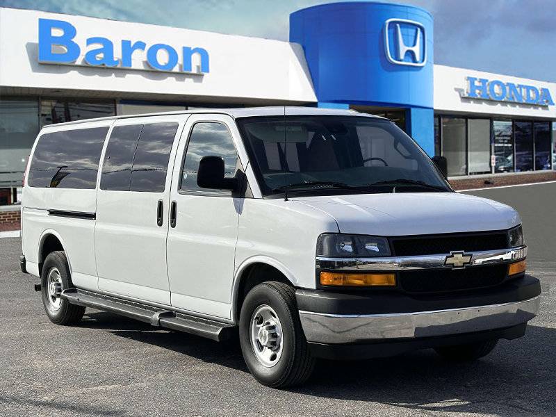 2023 Chevrolet Express Passenger LT — Passenger Van — 39,559 mi — Patchogue, NY