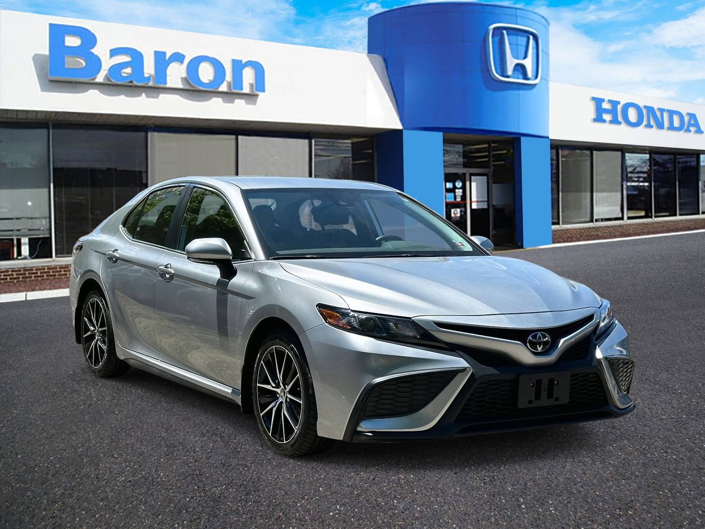 2023 Toyota Camry SE — Sedan — 49,486 mi — Patchogue, NY