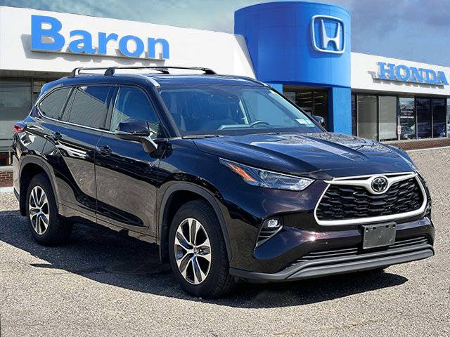 2022 Toyota Highlander XLE — SUV — 24,536 mi — Patchogue, NY