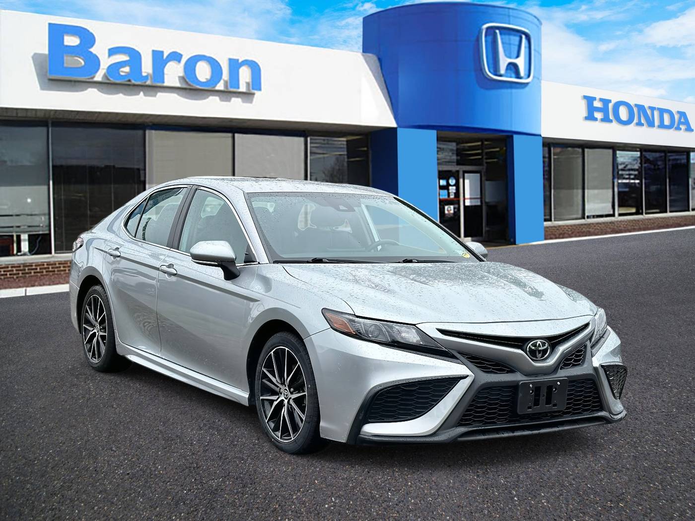 2022 Toyota Camry SE — Sedan — 47,585 mi — Patchogue, NY