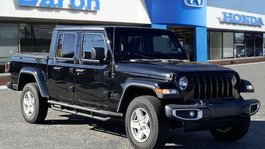 2020 Jeep Gladiator Sport S — Pickup Truck — 65,982 mi — Patchogue, NY
