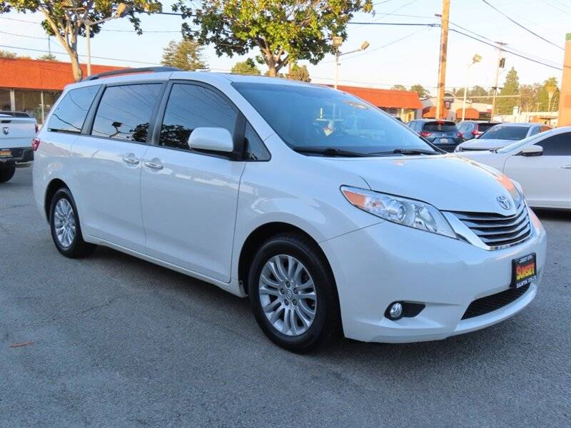 2017 Toyota Sienna XLE Premium — Minivan — 52,945 mi — Santa Cruz, CA