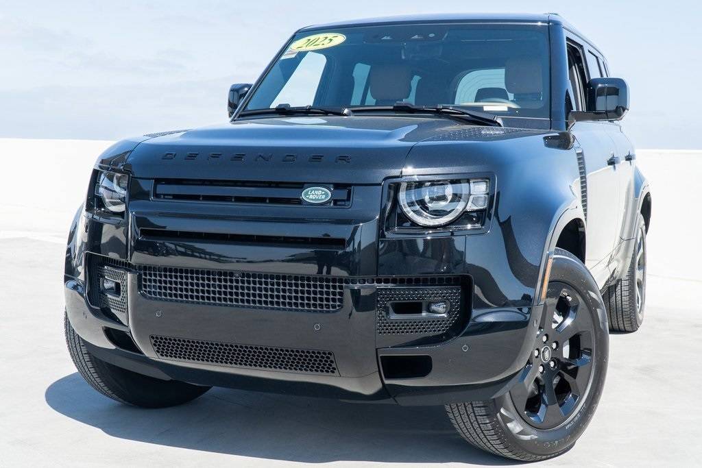 2025 Land Rover Defender X-Dynamic SE — SUV — 496 mi — San Diego, CA