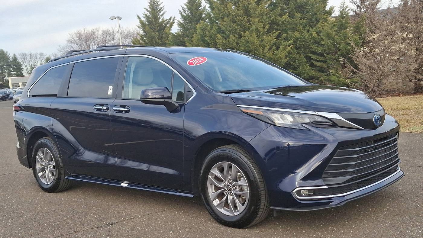 2024 Toyota Sienna XLE — Minivan — 6,240 mi — Trevose, PA