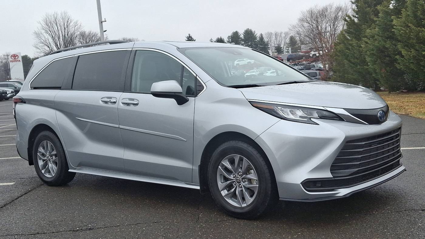 2022 Toyota Sienna LE — Minivan — 39,833 mi — Trevose, PA