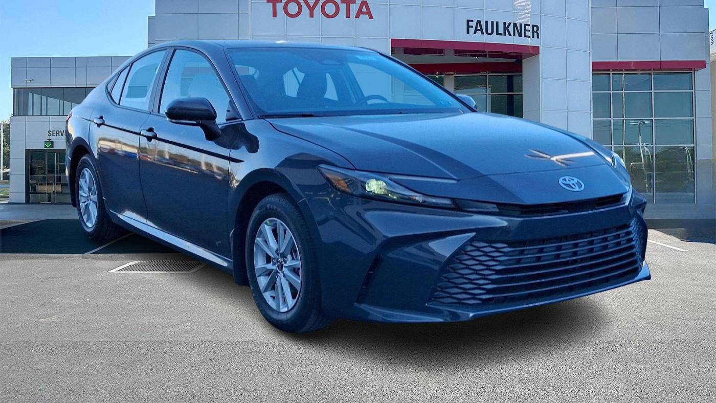 2025 Toyota Camry LE — Sedan — 52,105 mi — Trevose, PA