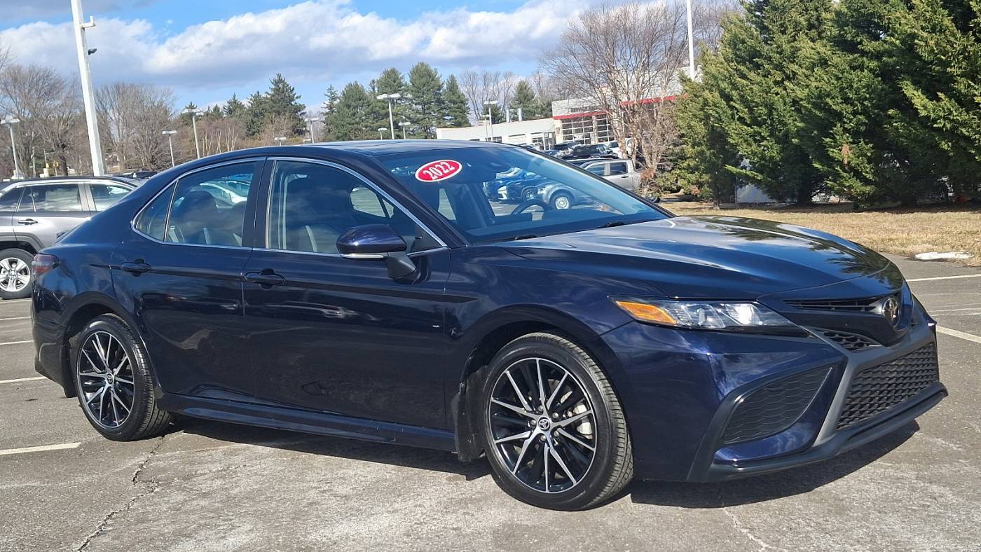 2022 Toyota Camry SE — Sedan — 16,061 mi — Trevose, PA