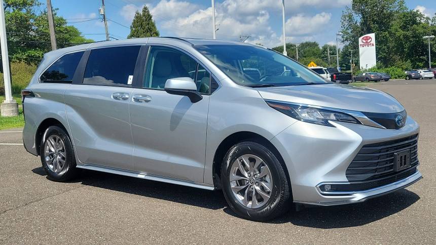 2020 Toyota Sienna for Sale in Jamaica, NY