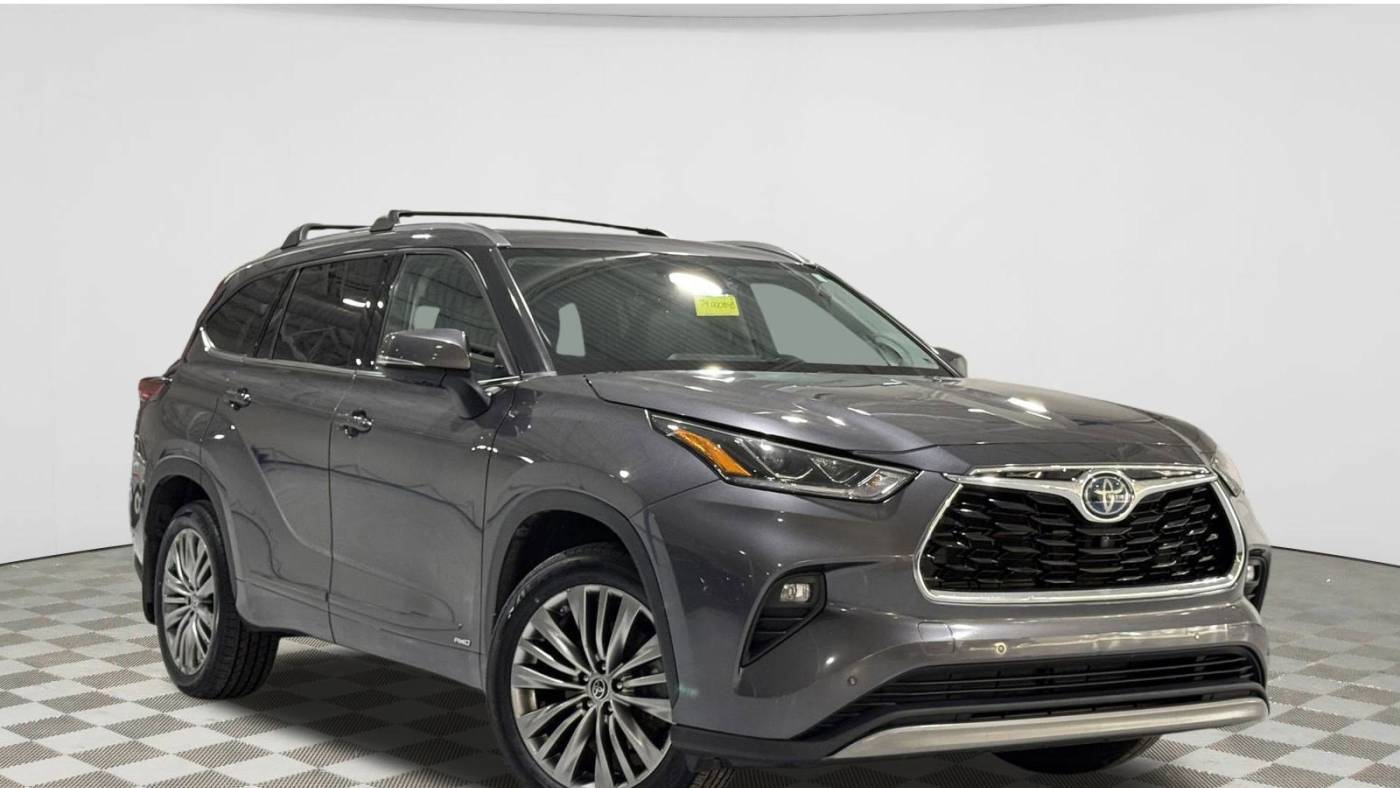 2022 Toyota Highlander Hybrid Platinum — SUV — 83,785 mi — Louisville, KY